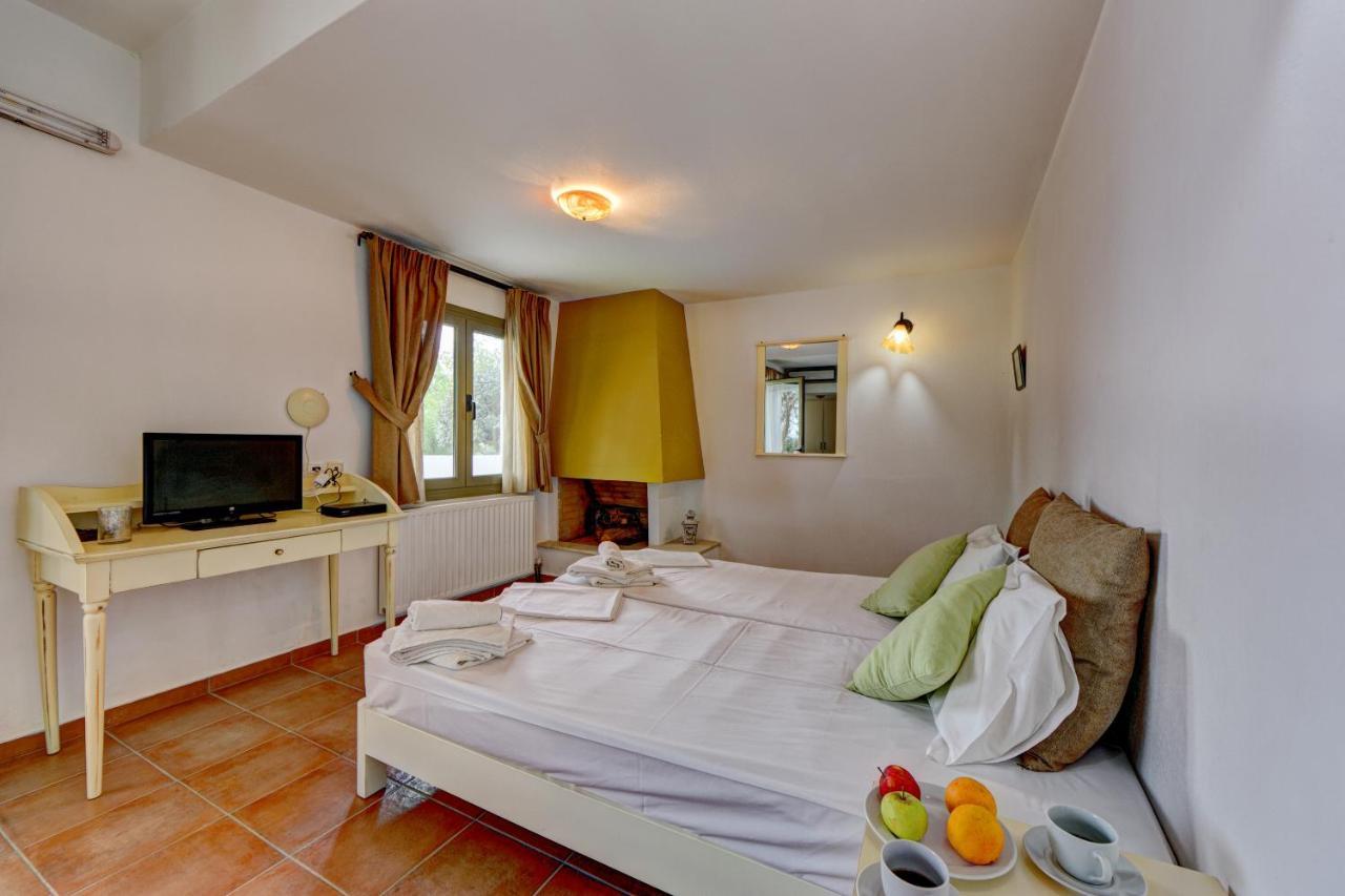 Mourtzanakis Residence - Traditional Eco Hotel In Achlada Экстерьер фото